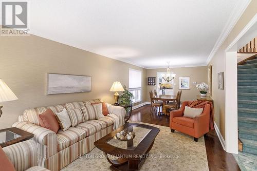 2940 Harvey Crescent, Mississauga, ON - Indoor Photo Showing Living Room