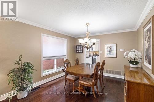 2940 Harvey Crescent, Mississauga, ON - Indoor Photo Showing Dining Room