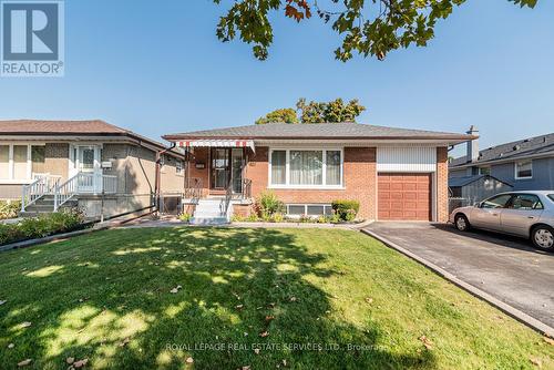 48 Faversham Crescent, Toronto, ON - Outdoor