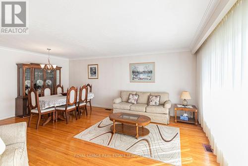 48 Faversham Crescent, Toronto, ON - Indoor Photo Showing Living Room