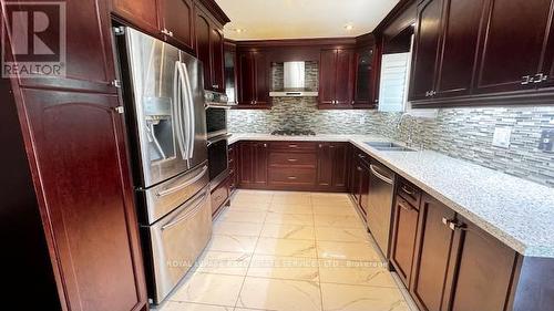 94 Ravenscliffe Court, Brampton, ON - Indoor Photo Showing Kitchen With Double Sink