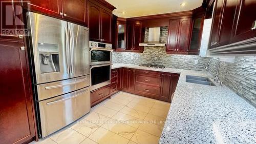 94 Ravenscliffe Court, Brampton, ON - Indoor Photo Showing Kitchen With Double Sink