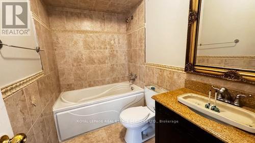 94 Ravenscliffe Court, Brampton, ON - Indoor Photo Showing Bathroom