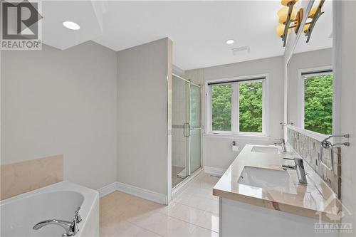 1882 Rocklane Drive, Kanata, ON - Indoor Photo Showing Bathroom