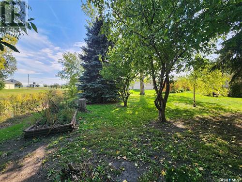 305 9Th Avenue, Broadview, SK - Outdoor