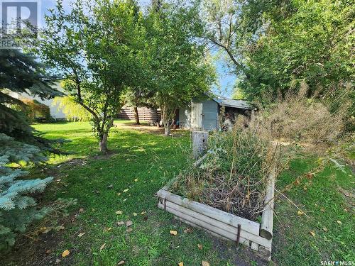 305 9Th Avenue, Broadview, SK - Outdoor