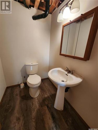 305 9Th Avenue, Broadview, SK - Indoor Photo Showing Bathroom