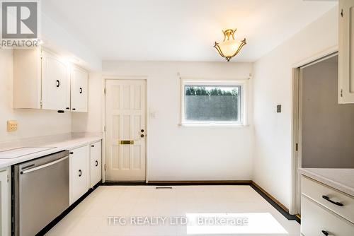 12 Arlene Crescent, Toronto (Bendale), ON - Indoor Photo Showing Kitchen