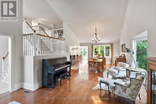 11 Gibson Place, Port Hope, ON - Indoor Photo Showing Living Room