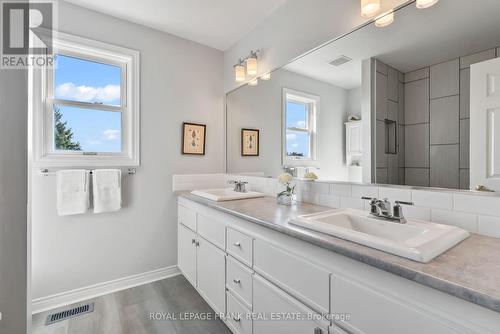 11 Gibson Place, Port Hope, ON - Indoor Photo Showing Bathroom