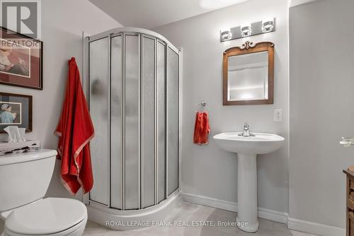 11 Gibson Place, Port Hope, ON - Indoor Photo Showing Bathroom