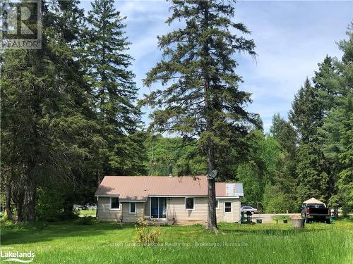 25 Doe Lake Road, Armour, ON - Outdoor