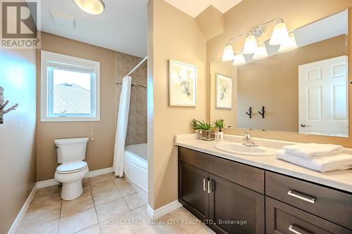 40 Ingram Drive, Guelph (Waverley), ON - Indoor Photo Showing Bathroom