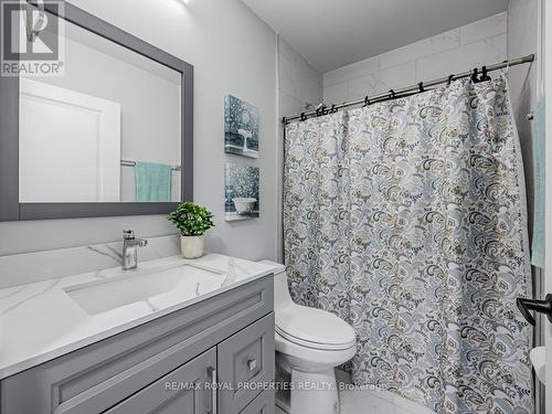 312 Anderson Avenue, Oshawa (Mclaughlin), ON - Indoor Photo Showing Bathroom