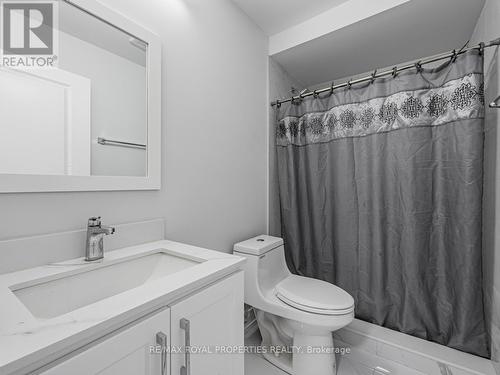 312 Anderson Avenue, Oshawa (Mclaughlin), ON - Indoor Photo Showing Bathroom