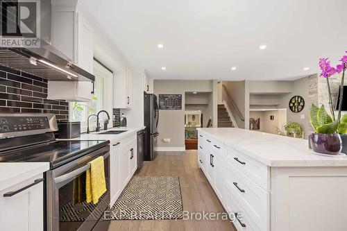 827 Fernhill Boulevard, Oshawa, ON - Indoor Photo Showing Kitchen