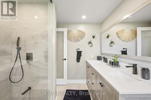 827 Fernhill Boulevard, Oshawa (Northglen), ON - Indoor Photo Showing Bathroom