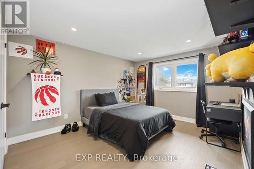 827 Fernhill Boulevard, Oshawa, ON - Indoor Photo Showing Bedroom