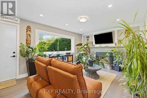 827 Fernhill Boulevard, Oshawa, ON - Indoor Photo Showing Living Room With Fireplace