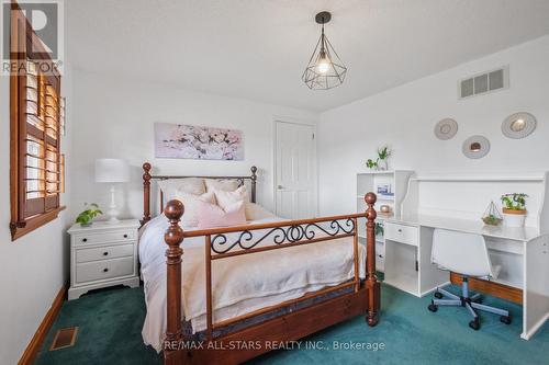 1648 Acorn Lane, Pickering, ON - Indoor Photo Showing Bedroom