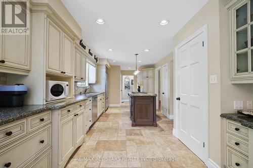 1648 Acorn Lane, Pickering, ON - Indoor Photo Showing Kitchen