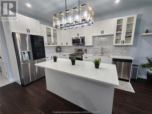 3 Jonathan Street, Chatham, ON - Indoor Photo Showing Kitchen With Stainless Steel Kitchen With Upgraded Kitchen