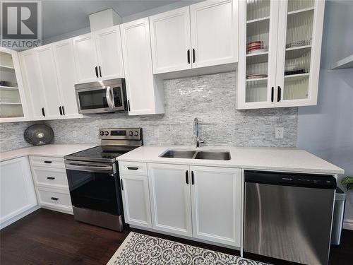 3 Jonathan Street, Chatham, ON - Indoor Photo Showing Kitchen With Stainless Steel Kitchen With Double Sink