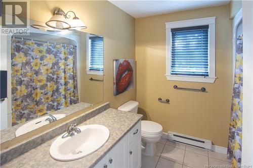 24 Shannon Drive, Moncton, NB - Indoor Photo Showing Bathroom