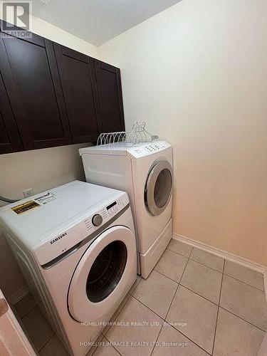 52 Cider Crescent, Richmond Hill, ON - Indoor Photo Showing Laundry Room