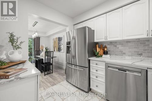 577 Jack Giles Circle, Newmarket, ON - Indoor Photo Showing Kitchen With Stainless Steel Kitchen