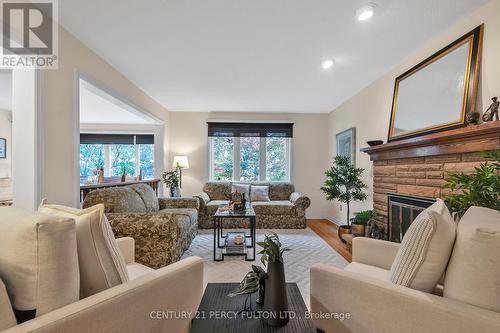 19 Landmark Court, Markham (Unionville), ON - Indoor Photo Showing Living Room With Fireplace