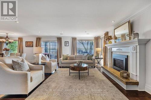 245 Lakeland Crescent, Richmond Hill (Oak Ridges Lake Wilcox), ON - Indoor Photo Showing Living Room With Fireplace