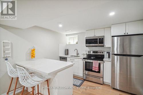 180 Mason Avenue, Bradford West Gwillimbury, ON - Indoor Photo Showing Kitchen