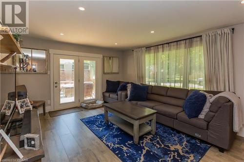 30 Norfolk Street, Otterville, ON - Indoor Photo Showing Living Room