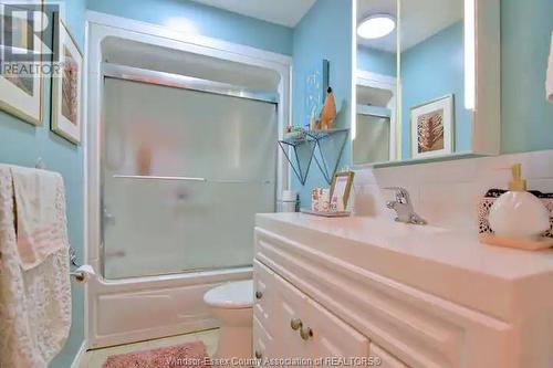 417 Pearse Road, Kingsville, ON - Indoor Photo Showing Bathroom