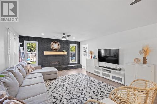 474 Simcoe, Amherstburg, ON - Indoor Photo Showing Living Room With Fireplace