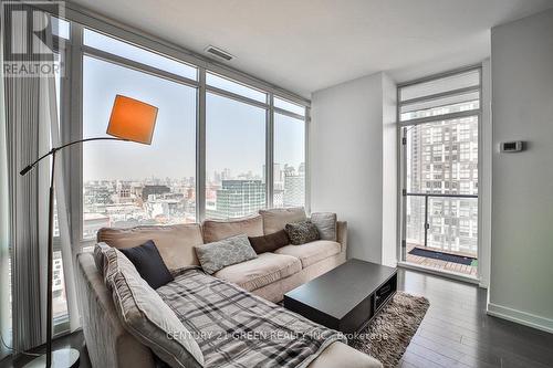 2404 - 170 Fort York Boulevard, Toronto, ON - Indoor Photo Showing Living Room