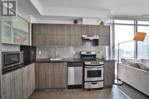 2404 - 170 Fort York Boulevard, Toronto, ON - Indoor Photo Showing Kitchen With Upgraded Kitchen