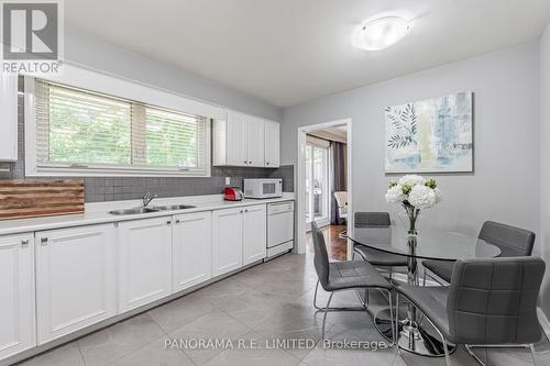 11 Park Manor Drive, Toronto (Islington-City Centre West), ON - Indoor Photo Showing Living Room