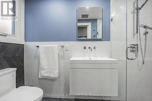 11 Park Manor Drive, Toronto, ON - Indoor Photo Showing Bathroom