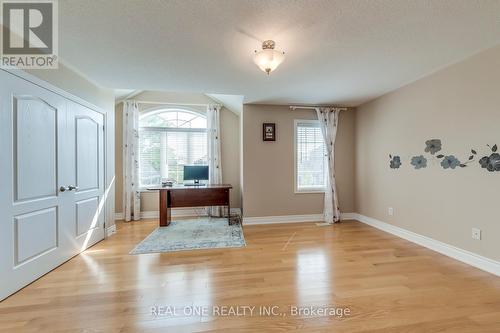 2395 Thruxton Drive, Oakville, ON - Indoor Photo Showing Other Room