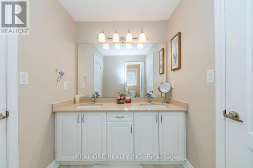 2395 Thruxton Drive, Oakville (Iroquois Ridge North), ON - Indoor Photo Showing Bathroom