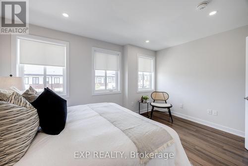 8 Mulhollard Lane, Hamilton (Ancaster), ON - Indoor Photo Showing Bedroom