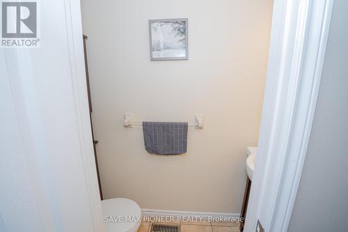 2 - 502 Barton Street, Hamilton (Stoney Creek), ON - Indoor Photo Showing Bathroom