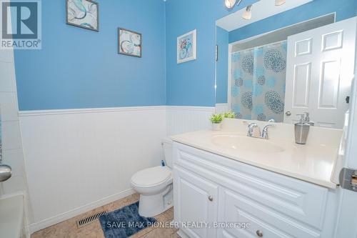 2 - 502 Barton Street, Hamilton (Stoney Creek), ON - Indoor Photo Showing Bathroom