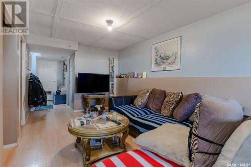 323 V Avenue S, Saskatoon, SK - Indoor Photo Showing Living Room