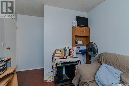 323 V Avenue S, Saskatoon, SK - Indoor