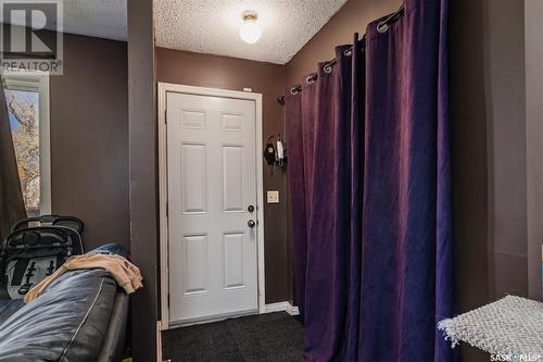 323 V Avenue S, Saskatoon, SK - Indoor