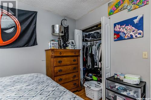 323 V Avenue S, Saskatoon, SK - Indoor Photo Showing Bedroom