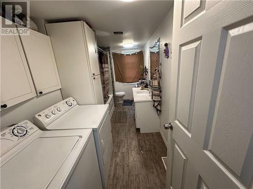 3432 Falconbridge Highway, Garson, ON - Indoor Photo Showing Laundry Room